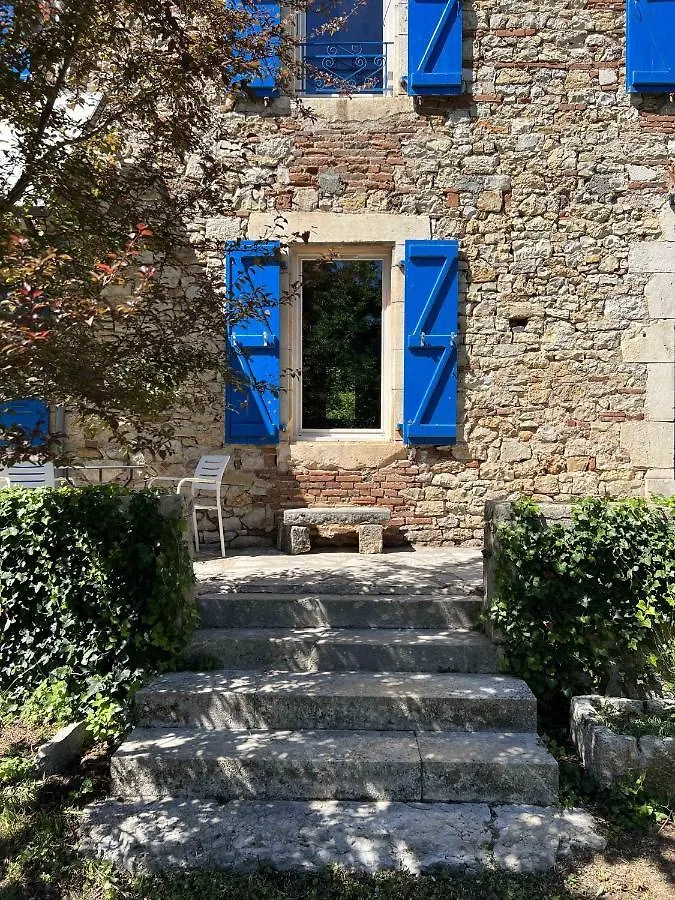Maison De Charme 3 Etoiles Avec Piscine Tour-de-Faure Holiday home