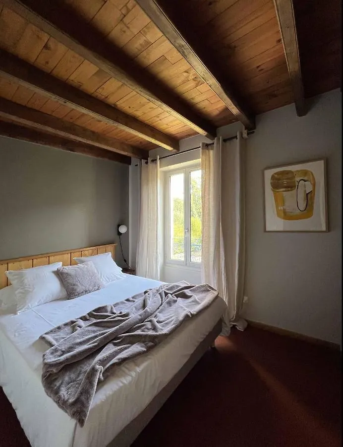 Maison De Charme 3 Etoiles Avec Piscine Tour-de-Faure 0*,  France
